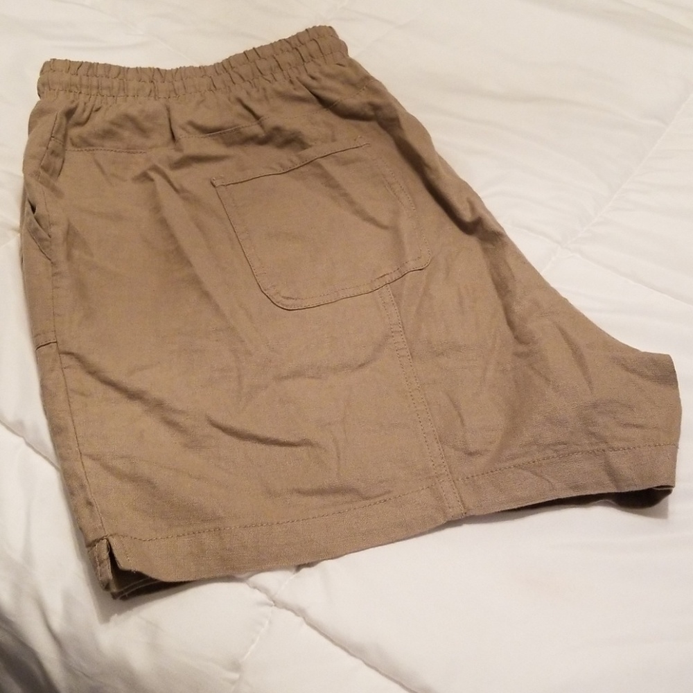 Cato brand beige linen/rayon shorts 18/20